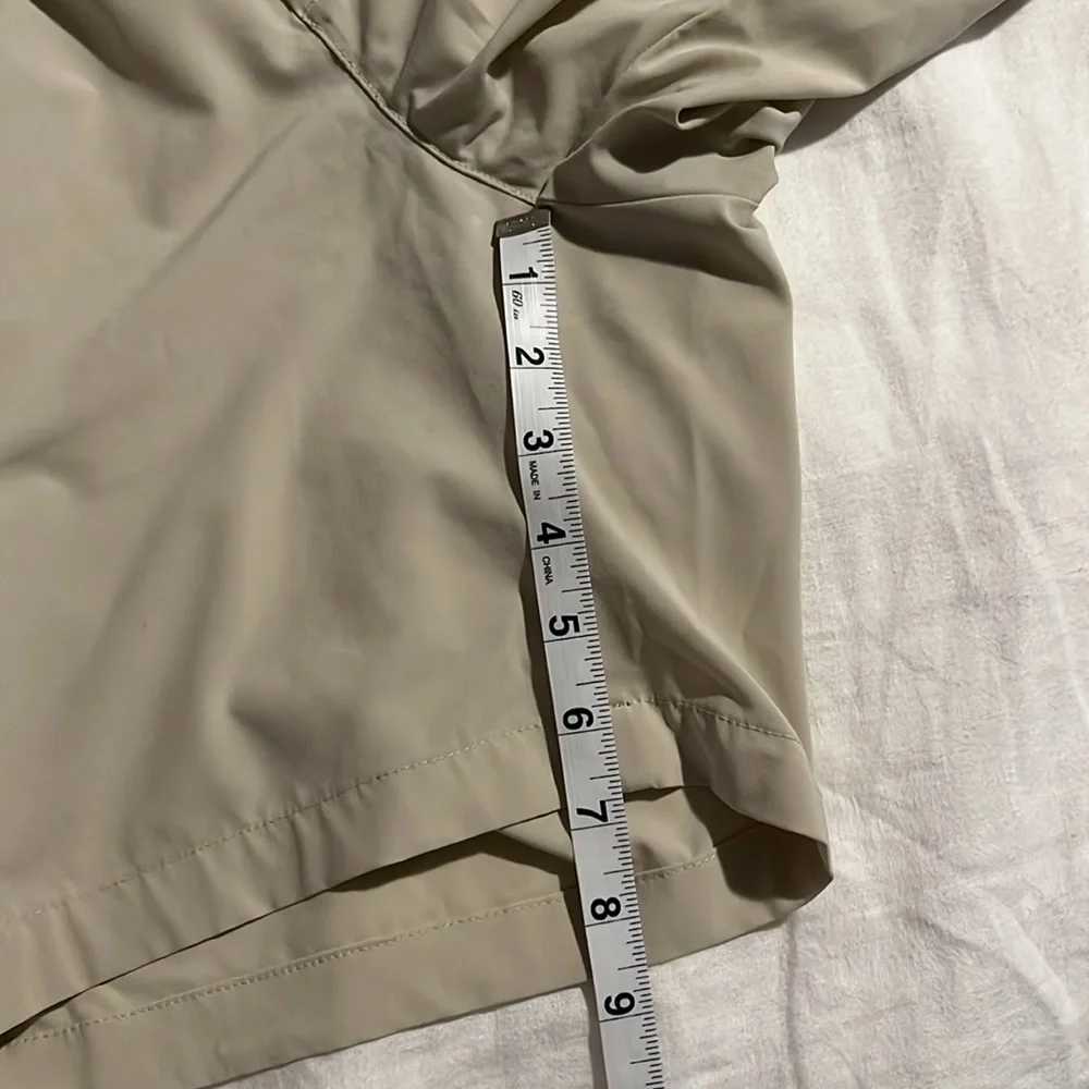 Vineyard Vines performance breaker shorts - Picture 6 of 6